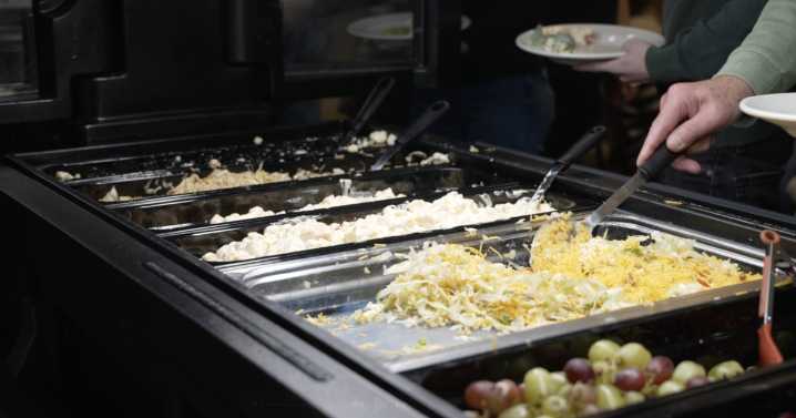 More families choosing restaurants over home cooking for Thanksgiving dinner