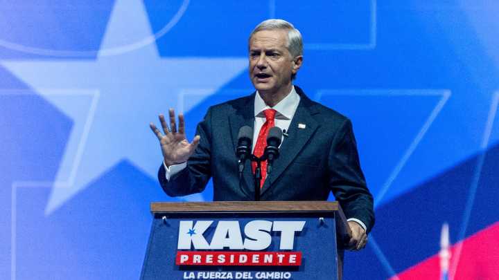 Quién es realmente José Antonio Kast, el hombre que está a punto de ganar la presidencia de Chile