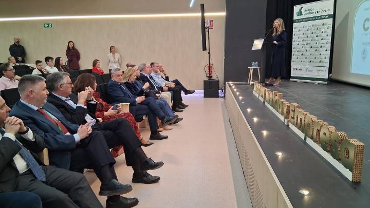 Mar Vaquero destaca la seguridad jurídica y los fondos que tiene Teruel para impulsar el sector empresarial