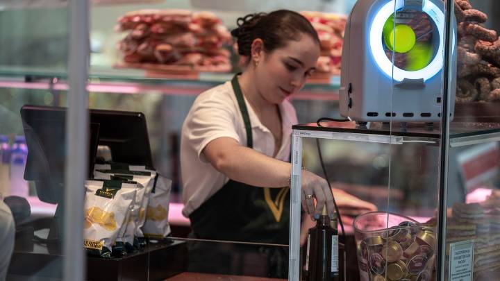 La Comunitat Valenciana lidera la subida de afiliados a la Seguridad Social en España y registra la segunda mayor bajada en paro anual