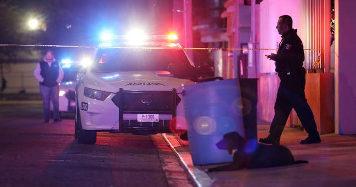 Encapuchados “levantan” a hombre frente a su esposa en Rincones de Puebla