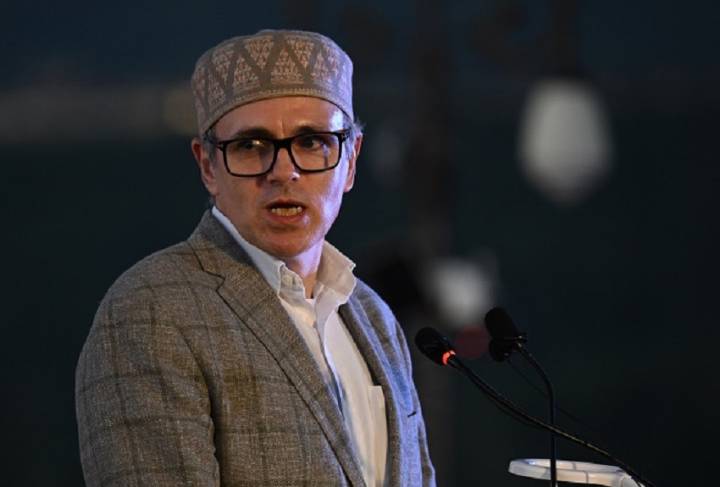 CM Promises Compensation for Buildings Damaged by Nowgam Blast