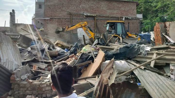 BMC carries out demolition drive in Malwani, over 100 houses razed
