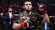 Islam Makhachev venció a Jack Della Maddalena por decisión unámime en el UFC 322