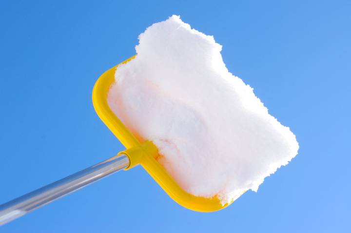 Should You Shovel or Salt First? Here’s the Smartest Way to Keep Your Sidewalks and Steps Ice