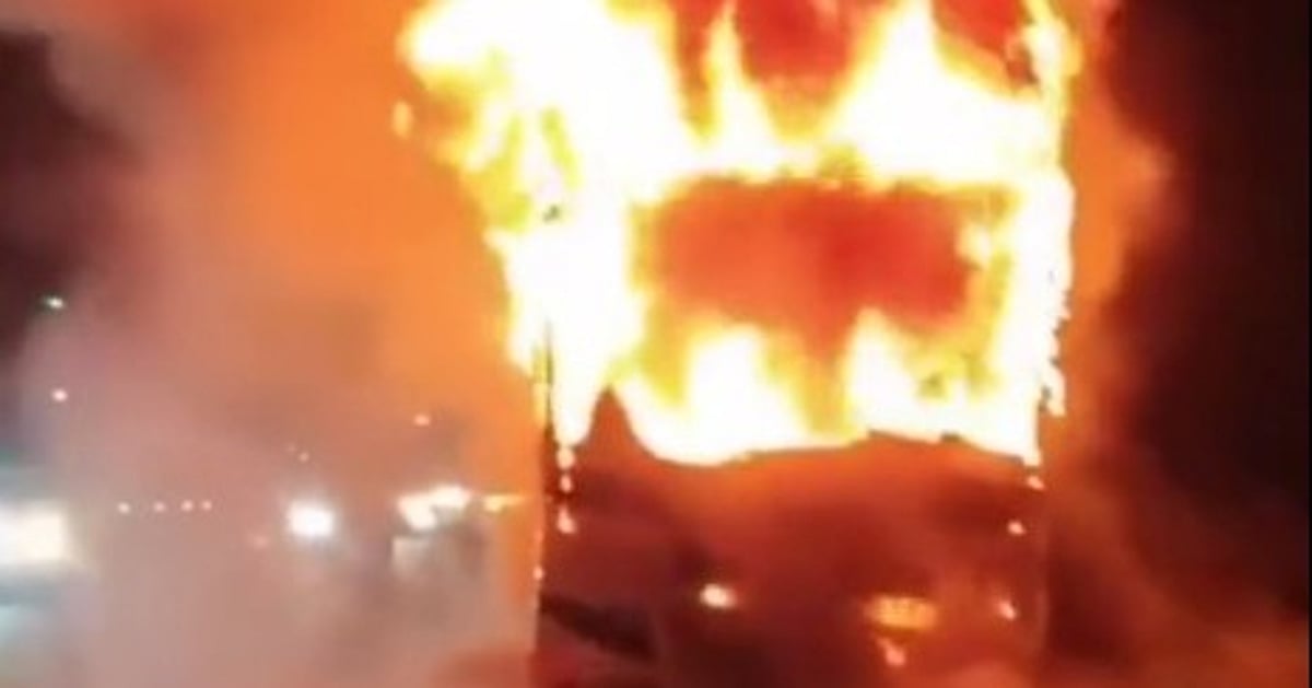 Passengers narrowly escape as sleeper bus catches fire in Hyderabad