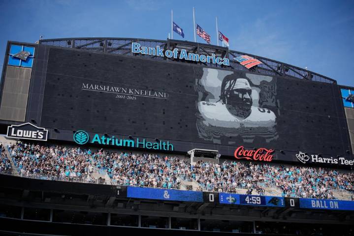 Cowboys vuelven al trabajo fuera de la vista de los medios tras la muerte de Marshawn Kneeland