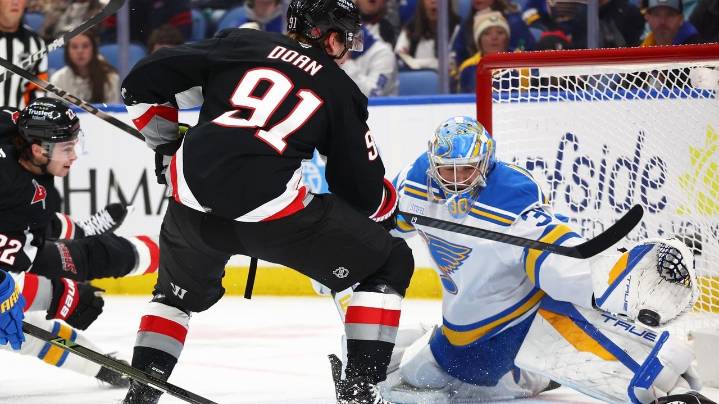Hofer makes 28 saves and Joseph scores short-handed as Blues blank Sabres 3