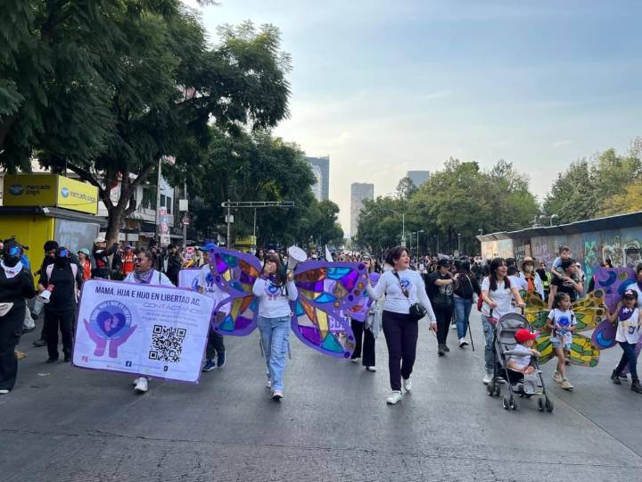 Fotos: 25N Mujeres marchan para exigir que se detenga violencia de género
