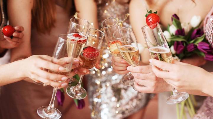 Hen do etiquette - is it normal to not invite your mum and mother