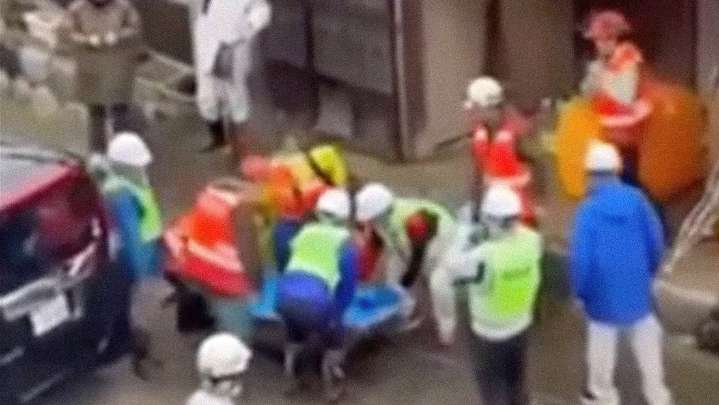 Un chef japonés enfrenta un brutal ataque de un oso y sigue cocinando con una sorprendente tranquilidad