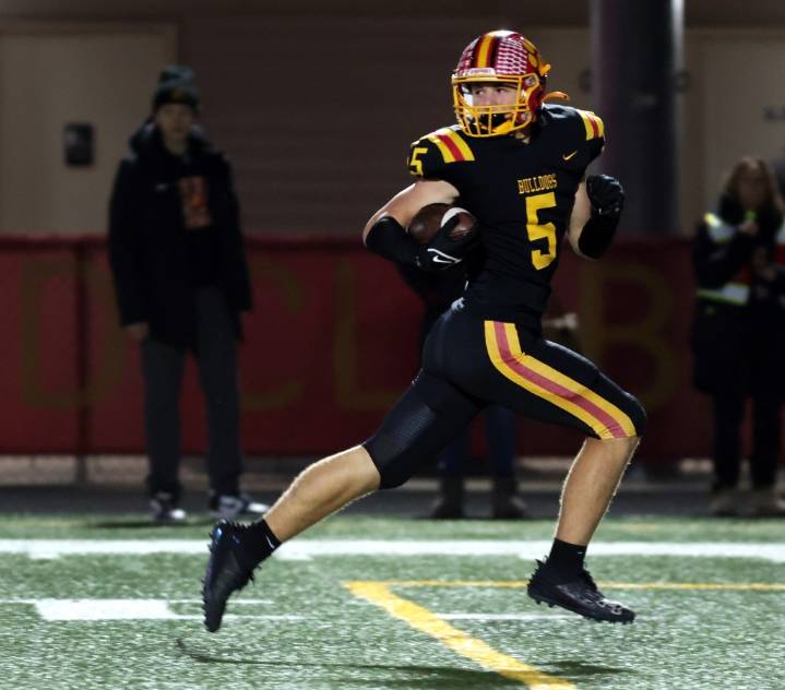 Aurora-Elgin football rankings and top players from 1st round