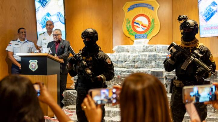 “Operación Lanza del Sur” incauta paquetes de cocaína en costas dominicanas