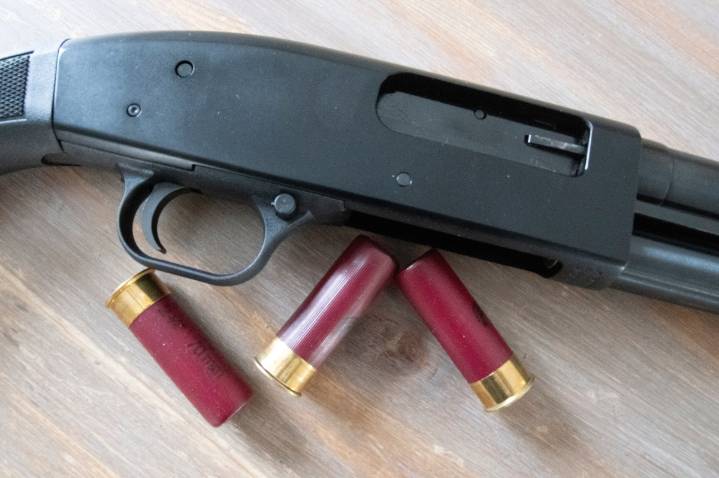 Hombre de Pensilvania resulta herido luego de que su perro activara su arma mientras la limpiaba