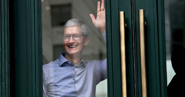 Tim Cook: el CEO de Apple que diversificó sus ganancias