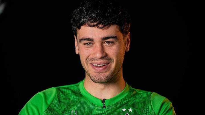 Pochettino views Reyna as `special player,' recalls him to US team despite limited club playing time