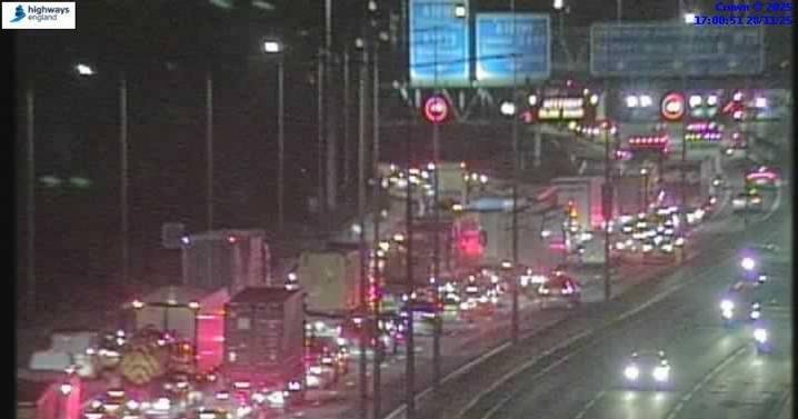 M25 crash LIVE as drivers face traffic chaos with 90