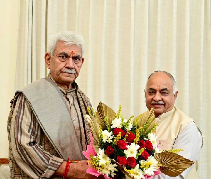 MLA Kuldeep Raj Dubey Calls on Lieutenant Governor Manoj Sinha in Jammu
