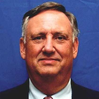 Newsom’s Gas Price Crusade Morphs Into Bid to Keep Refiners Open