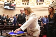 Patricia Bullrich juró como senadora, llegará a 39 años trabajando en el Estado y las redes hablan de casta
