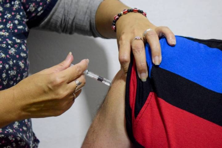 Vacunas, dengue y fiebre amarilla: nuevas pautas y advertencias del Ministerio de Salud