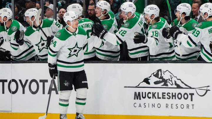 Stars edge Kraken, push road point streak to 10