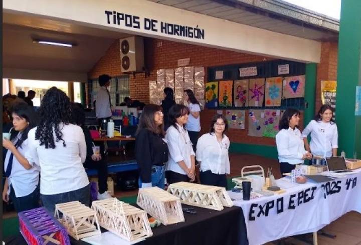 Alumnos de la Epet Nº4 expusieron sus trabajos anuales y sorprendieron a los asistentes