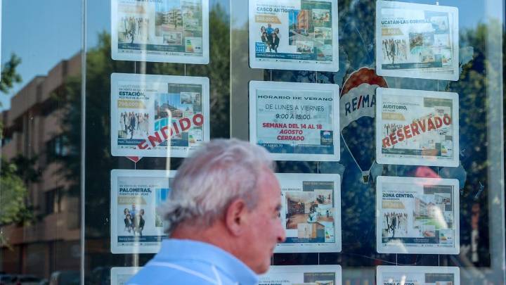 La compraventa de viviendas vuelve de vacaciones y registra en septiembre niveles de la burbuja inmobiliaria