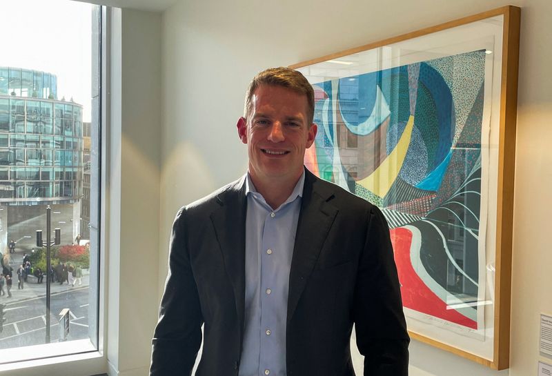 'No playbook' for AI bubble fears, says Deutsche Bank investment arm CEO