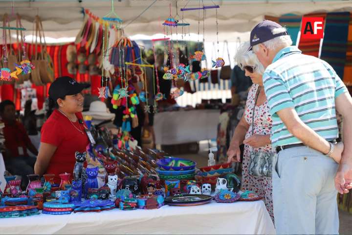 Sheinbaum minimiza alerta de viaje de Canadá; destaca aumento de turismo en México