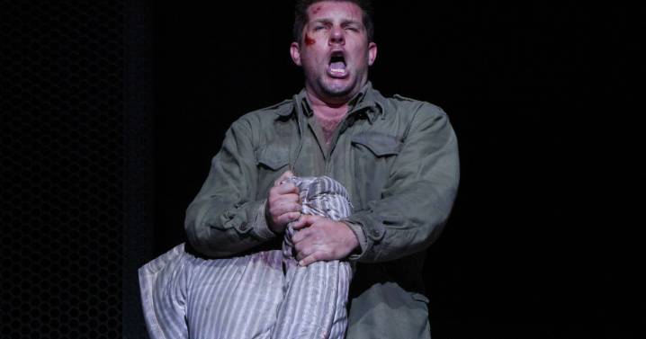 París estrena 'La valquiria' reinventada por los españoles Calixto Bieito y Pablo Heras