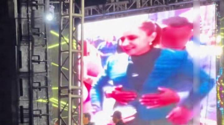 Fidel Rueda proyecta video de Sheinbaum bailando durante concierto en Michoacán