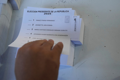 Chile cuenta los votos en las polarizadas elecciones presidenciales