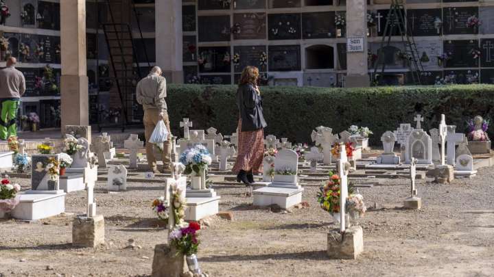 Fotos | Día de Todos los Santos en el cementerio de Teruel