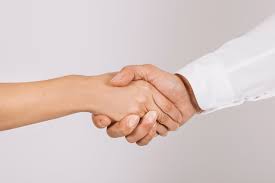 Día Mundial del Saludo: un gesto que abre puertas y construye paz