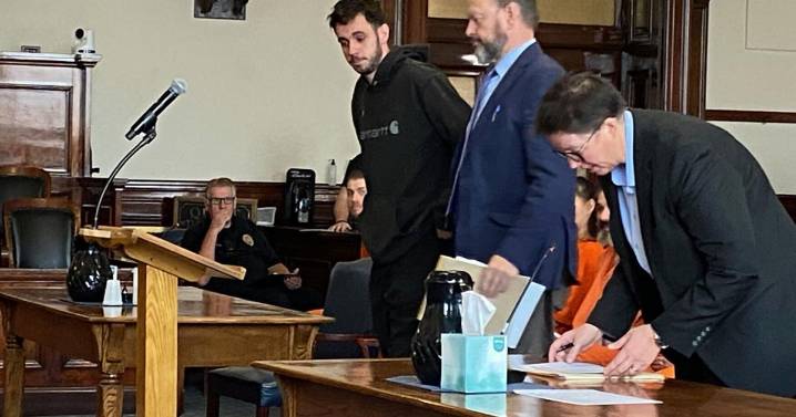 Man accused of havnig 260 pounds of pot; lawyer likens it to 'bootlegging in the 1920s'