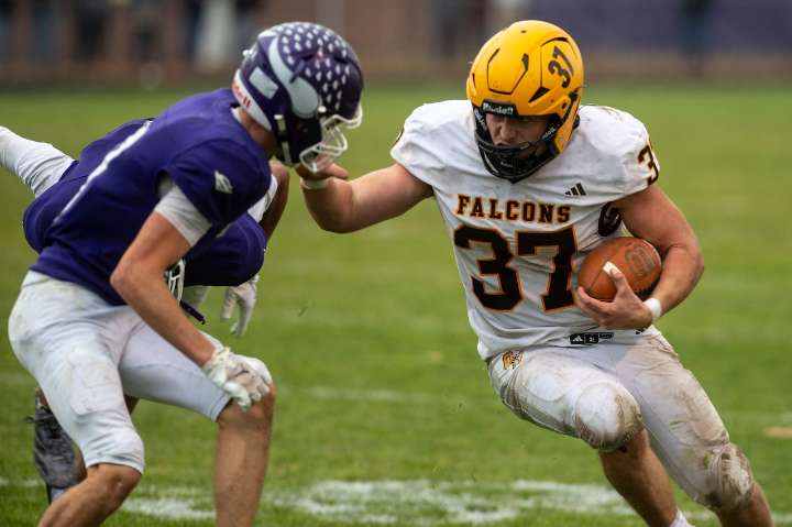 Ogemaw’s bowling ball back sends Swan Valley sprawling in D5 regional final