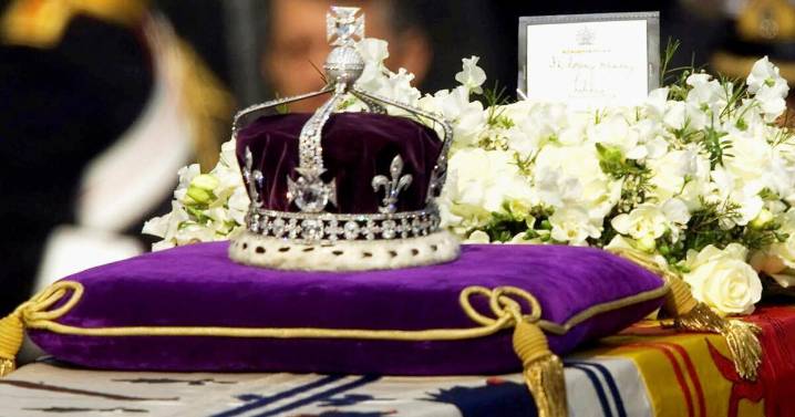 El robo de joyas del Louvre reaviva el debate sobre su origen colonial