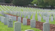 This Louisville cemetery needs 2,500 more wreaths to honor every veteran's grave