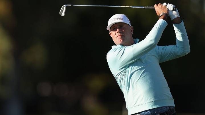 Stewart Cink storms to 1-shot Schwab lead after bogey