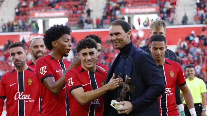 Así ha sido el homenaje del Mallorca a Rafa Nadal: le entrega el 'Dimoni d'Honor' por su "humildad y espíritu de superación"