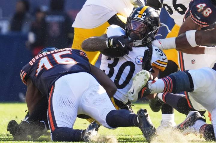 Caleb Williams throws for 3 TDs as Bears beat Steelers 31-28 with nemesis Aaron Rodgers sidelined