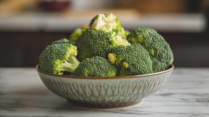 How To Keep Broccoli Fresh Longer With Just A Glass Of Water