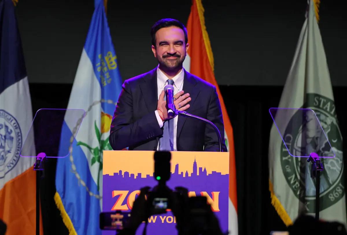 Un musulmán gana la alcaldía de Nueva York en gran noche electoral para los demócratas
