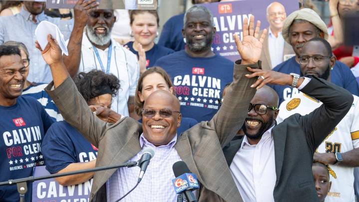 A New Orleans man who had his murder conviction tossed wins election as city's chief record keeper