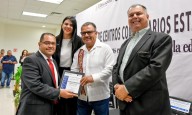 Reconoce Gobierno a educandos del ICHEA y empresas comprometidas con la educación en Juárez