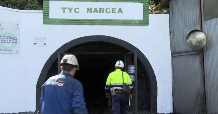Al menos dos trabajadores atrapados en un accidente en una mina de Cangas de Narcea, en Asturias