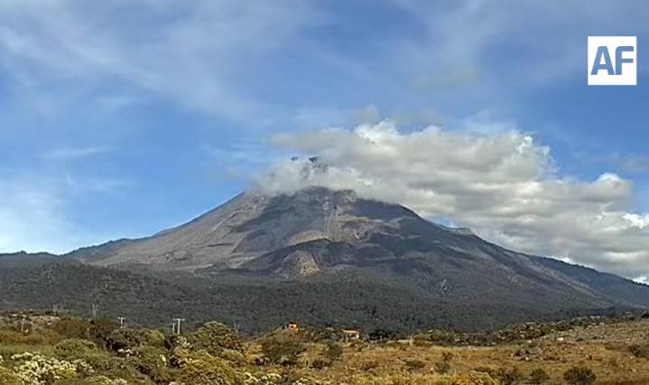 Volcán de Colima mantiene actividad estable y sin riesgo: UEPC