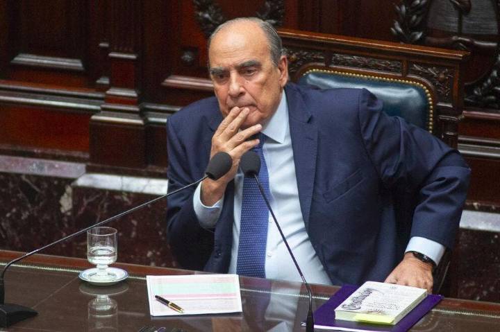 Guillermo Francos presentó su renuncia como jefe de Gabinete y lo reemplazará Manuel Adorni