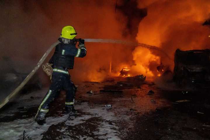 Major Russian attack on western Ukraine hits apartment buildings, killing 25